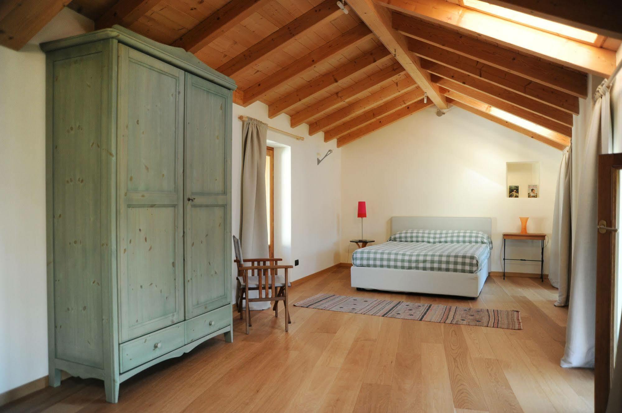Casa Botta - Luino Lago Maggiore エクステリア 写真