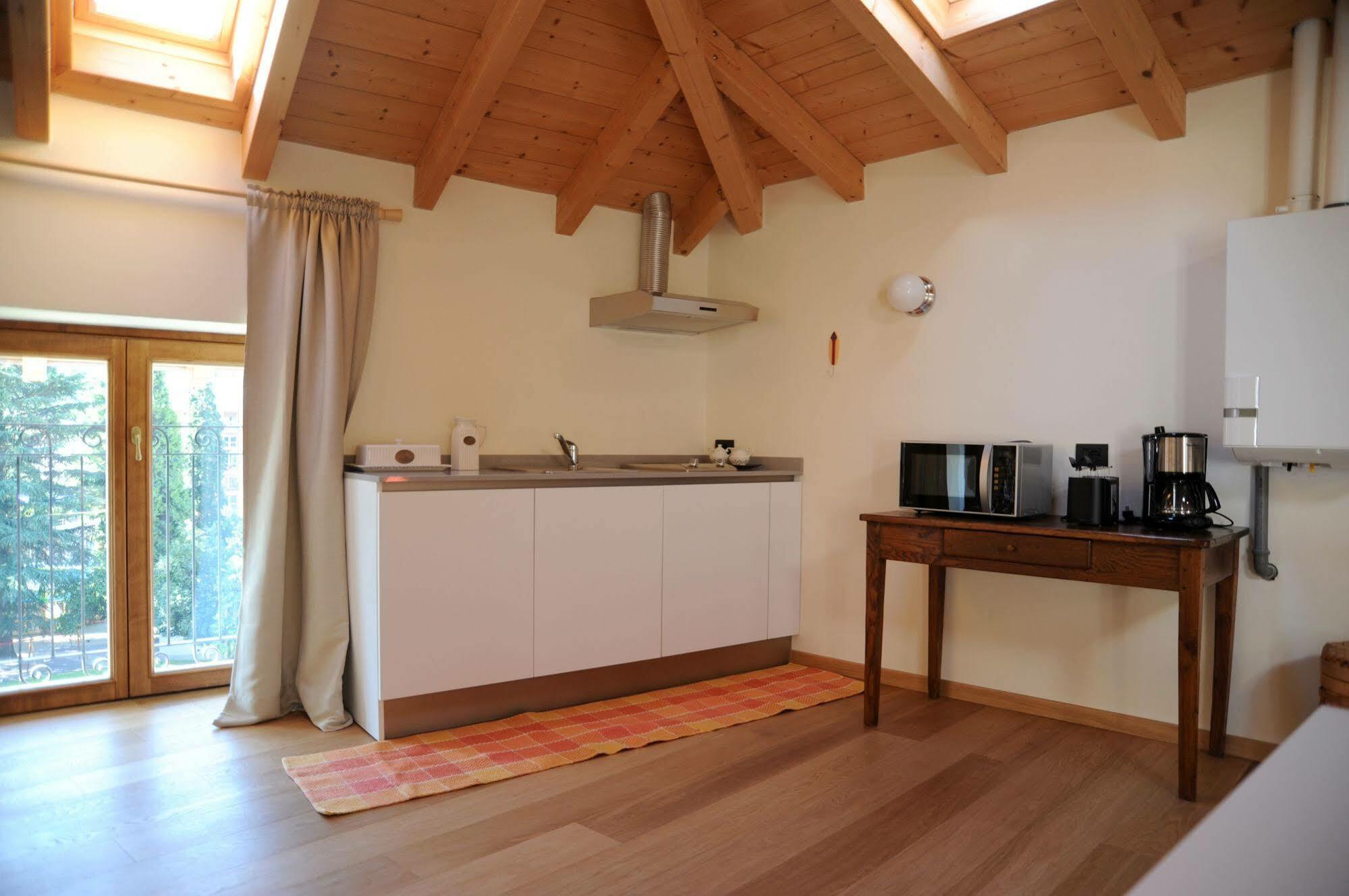 Casa Botta - Luino Lago Maggiore エクステリア 写真